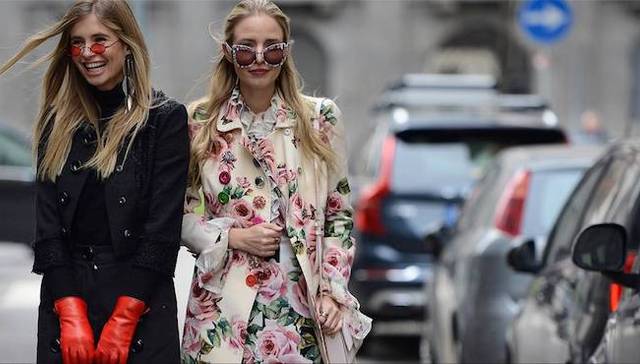 【衣帽间】告别单调的黑白灰，让彩色大衣陪你过冬天