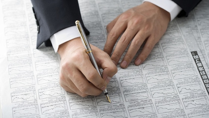 炮制财富人生：卖方分析师的“五幕戏”