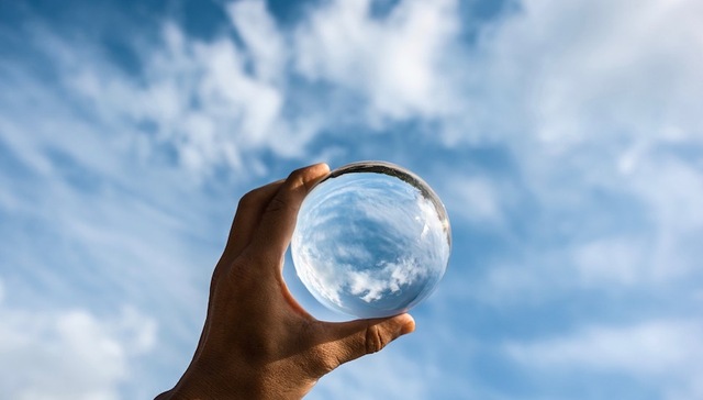 中诚信：明年中国经济或“先抑后扬”，要防止行政“加杠杆”