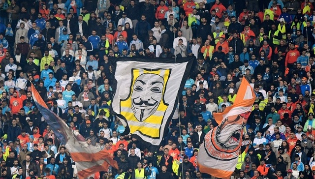 “黄背心”浪潮中的法国足球：团结、声援与停摆