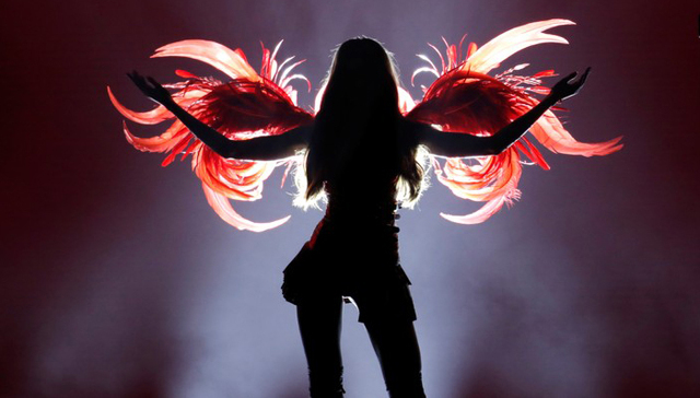 “傲慢与偏见”：当一成不变的维密遇上社交媒体