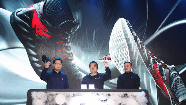 打通休闲鞋和功能鞋边界，匹克推出智能自适应鞋中底科技“态极”