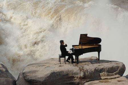 黄河大合唱,黄河颂,黄河之水天上来,抗日战争相持阶段,演出,冼星海,光未然,光明日报,鬼子,保卫黄河