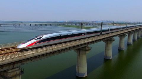 【伟大的变革——庆祝改革开放40周年大型展览之二十四】大国气象：中国基础设施建设突飞猛进