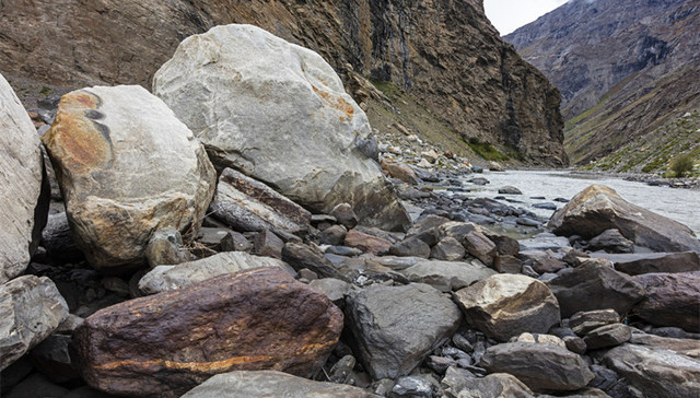 四川叙永山体滑坡11人被埋：救出8人，其中1人死亡