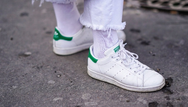 不止是一双鞋，阿迪达斯和“Stan Smith”本人签订终生合约