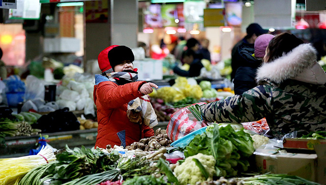 【界面早报】11月CPI同比上涨2.2%  外交部召见美国驻华大使：立即撤销对中国公民的逮捕令