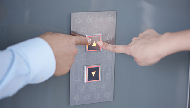 加装电梯,围海造坝,速成房,贫困户,文烈宏案,南京大屠杀,哭墙