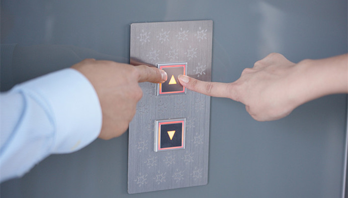 加装电梯,围海造坝,速成房,贫困户,文烈宏案,南京大屠杀,哭墙