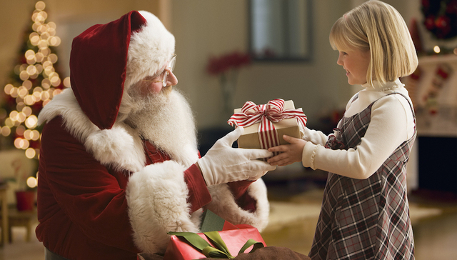 【天下奇闻】美国男子因称圣诞老人不存在被捕 英王妃涂深色甲油违反王室礼仪