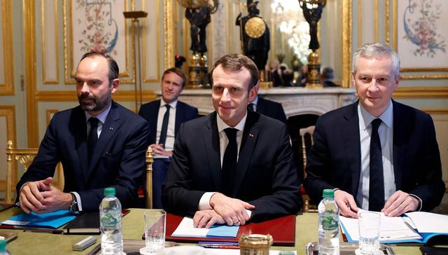 四周抗议拖累法国经济，马克龙安抚民众更让财政吃紧