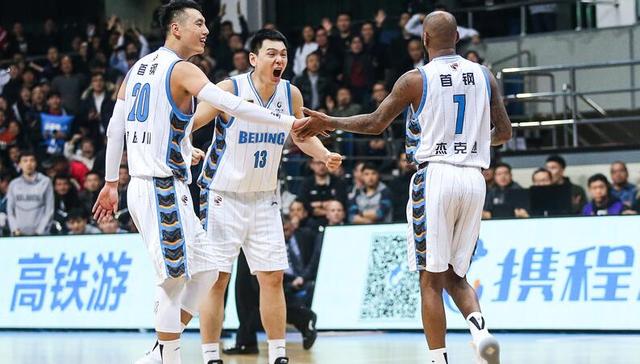 【体育早报】惨败无碍皇马头名出线 北京加时击败新疆获12连胜