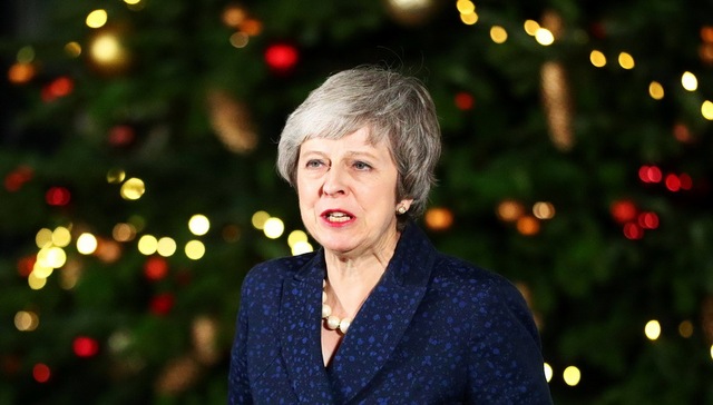 特蕾莎·梅涉险挺过不信任投票，但权威已大打折扣