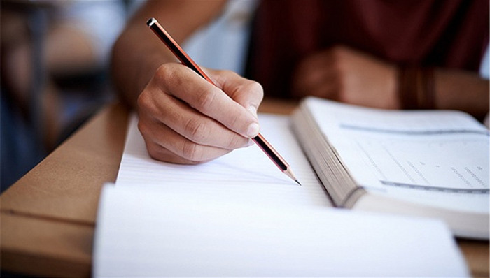 直通部委|中国义务教育普及速度超过一些发达国家 邮政局：快递总包循环使用不低于20次