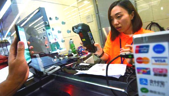 银行卡开通闪付功能，隔着裤兜钱被盗刷？保障资金安全要这么做