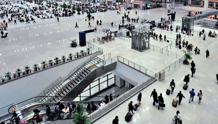 加快中国市域铁路建设，引导超大城市人口疏散