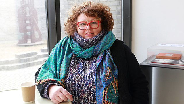 【专访】安娜·福克斯：我们见到的世界是彩色的