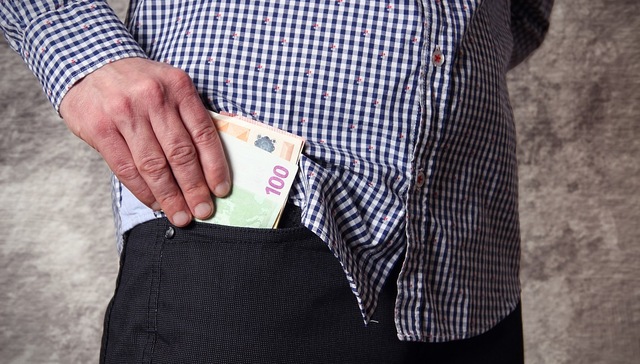 全球女性平均薪酬仅为男性的63%，弥合薪酬差距还需要202年