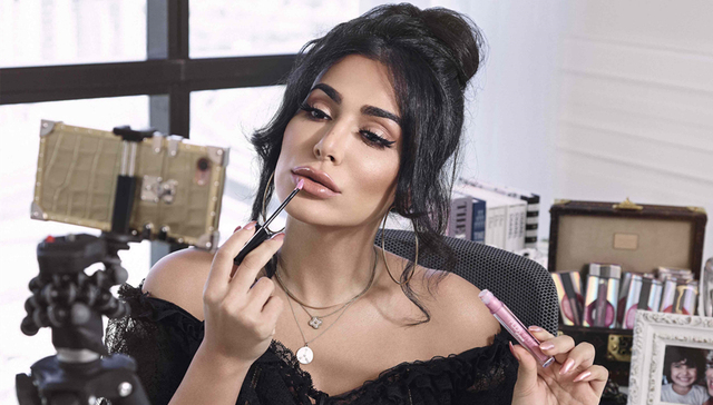 靠着闪亮眼影盘红到小红书的Huda Beauty，现在要卖护肤品了