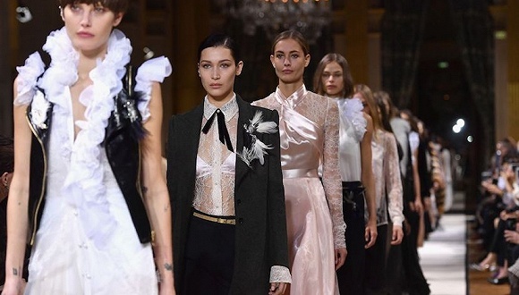 回望2018⑧|这些国际时尚品牌在2018年多了个中国“爸爸”