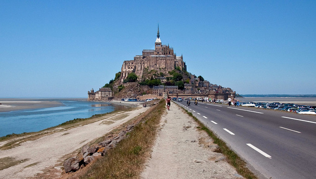 一座圣山的两种认同：法兰西精神变迁史