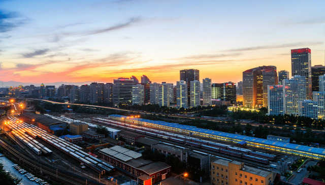 高铁线新篇章：“八纵八横”完成最北“一横”