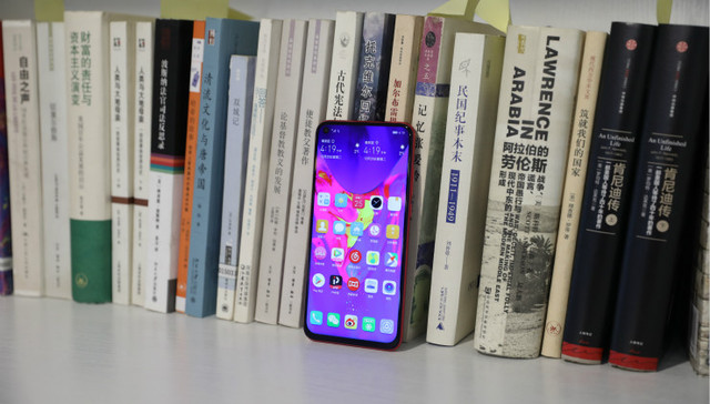 【上手】搭载麒麟980，荣耀V20可能是目前最强的打孔屏旗舰手机