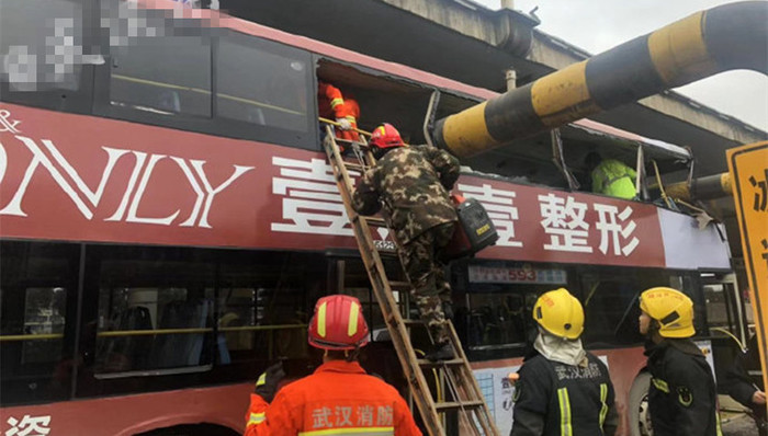 武汉,公交车,高架桥