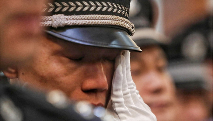 公安部,民警执法,暴力抗法