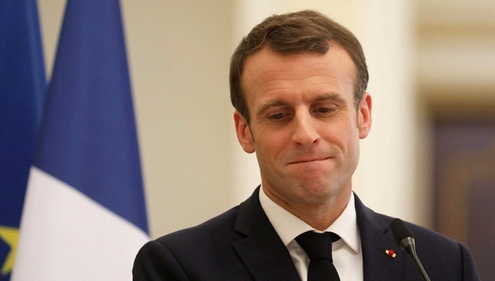 马克龙,法国,黄背心,游行,斩首,度假