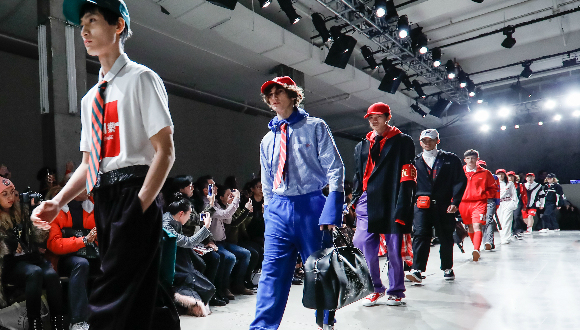 本土服装品牌饱受衰老困扰，太平鸟却用“青年文化”革新了自我