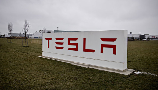特斯拉四季度日产量近千创纪录，但低于华尔街预期股价盘前暴跌近8%