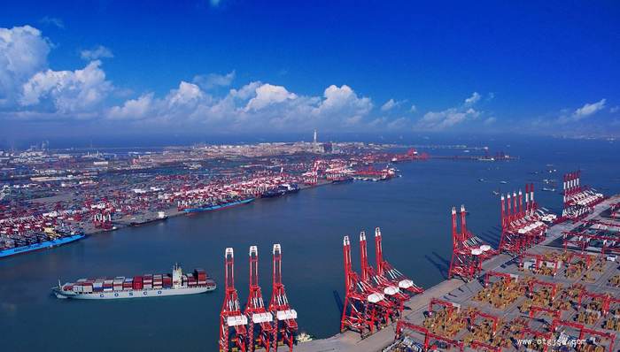 长江经济带,湖环境,饮用水水源地,环境违法,洞庭湖,黑杨,入河排污口,生态优先,湿地生态系统,金山