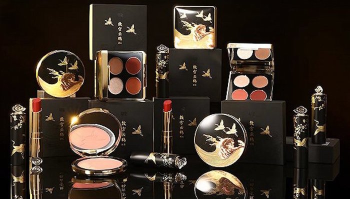 故宫淘宝彩妆要产品升级而全线停产，跨界产品如何定位是个难题