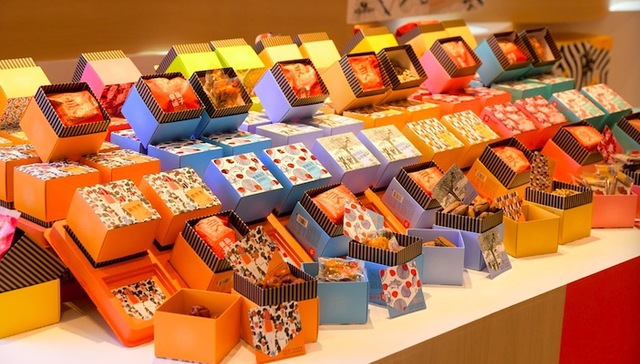 吴亦凡，良品铺子