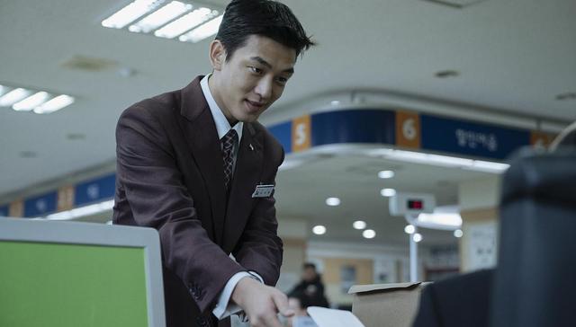 【个人意见】韩影《国家破产之日》：总会有人靠做空祖国而成功