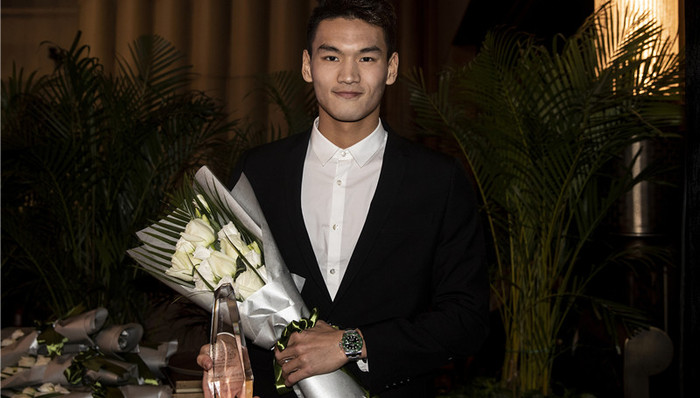 徐嘉余的2018：金牌的重量只有你知道