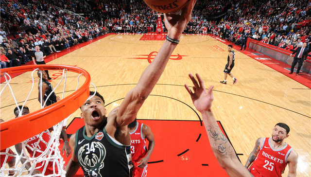 【体育晚报】哈登42分火箭负雄鹿 天津权健更名为天津天海