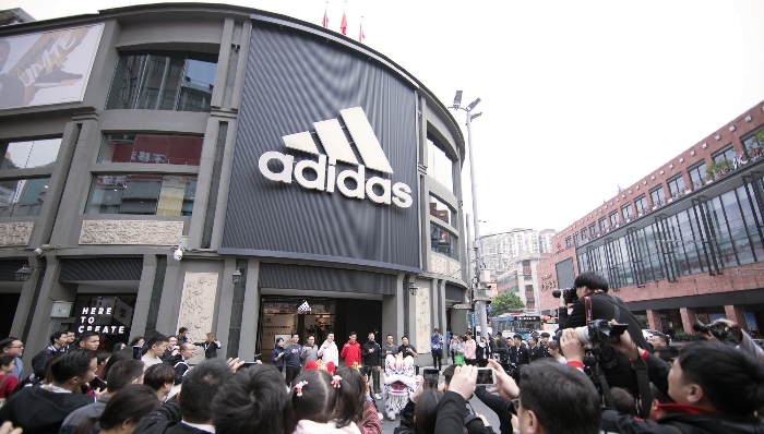 阿迪达斯,零售,运动品牌,实体店