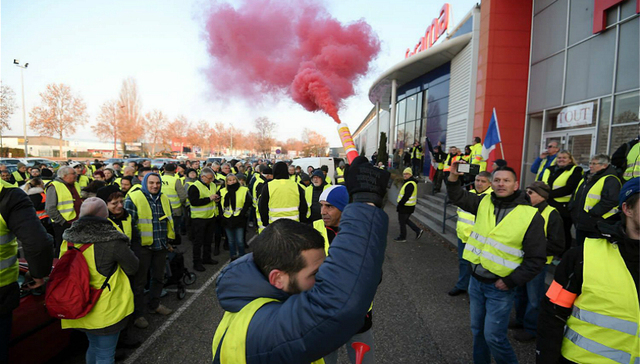 巴黎“黄背心”运动持续，法国时尚业的后续损失仍不可估量