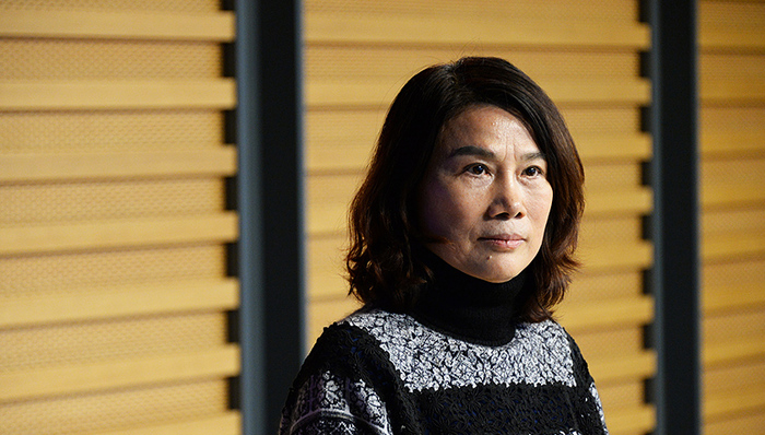 董明珠,棱镜,格力集团,换届,连任,黑天鹅,腾讯,超期服役,中小股东,接班人