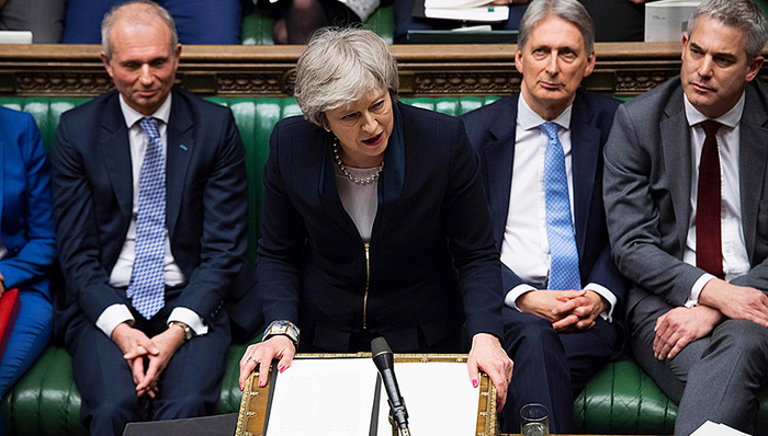 【界面晚报】爱尔兰边境问题成特蕾莎·梅脱欧协议矛盾核心 税收优惠成个人养老金制度最大看点