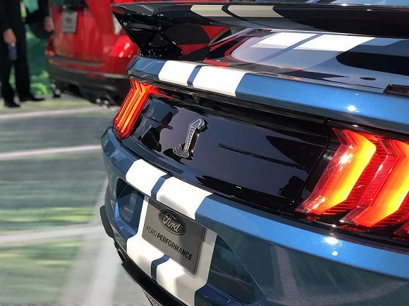 丰田Supra和谢尔比GT500，上演美日国民梦想之车的对决