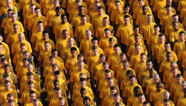 当人类的待遇跟电脑无异：“众包时代”的劳工权益困境