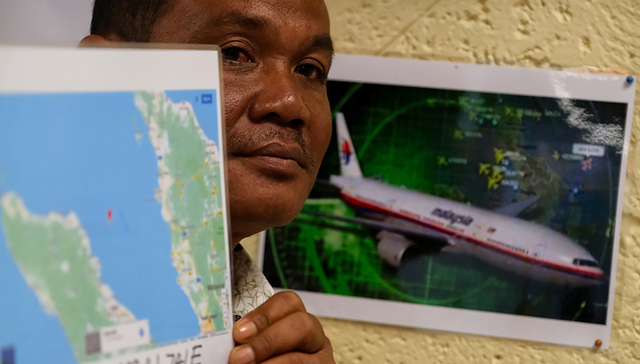 【天下奇闻】印尼渔夫称目睹MH370坠海 美国男子欲用反坦克武器攻打白宫被拘