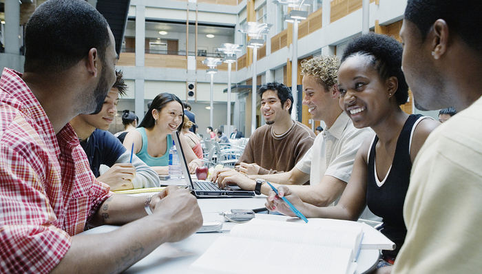 留学生归国成热潮，超过六成的人年薪在10万以下