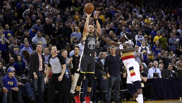 【体育晚报】NBA单场三分命中新纪录诞生 广州富力签下比利时国脚登贝莱