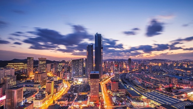 【财经数据】中国2017年GDP增速下调至6.8%