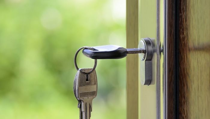 互金晚报：唐军成鸿特科技实控人 中外建金融疑关联借款逾期