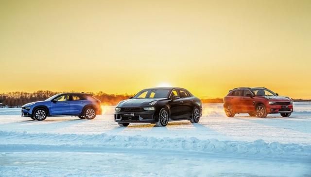 我们用前驱且ESC无法100% OFF的领克03在冰雪上跑出赛道基因